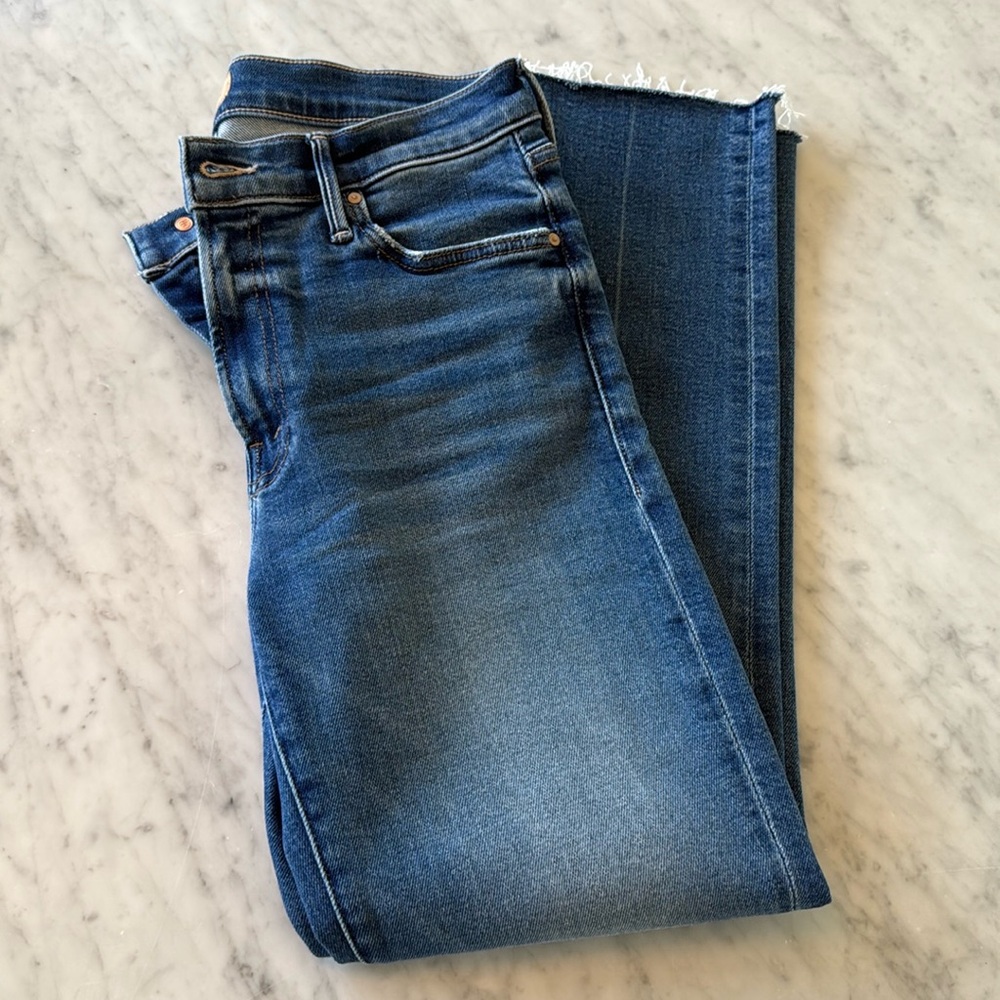 MOTHER Slim Skinny Jeans in Dark Blue Wash (Rascal Ankle Fray)